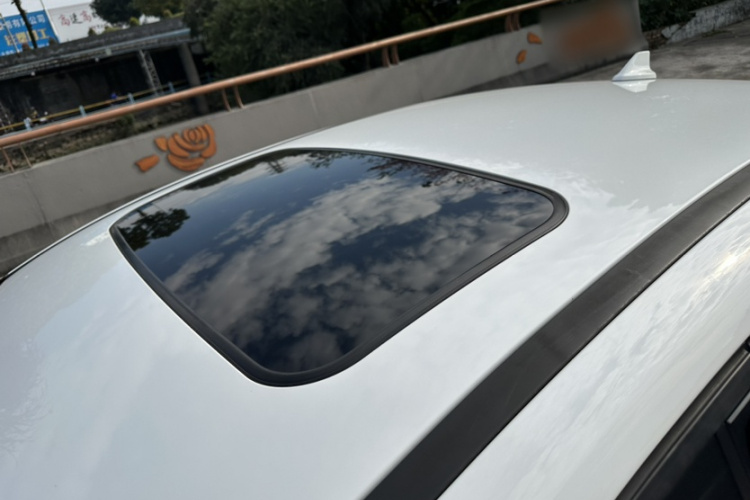 福特 福克斯 2017款 三厢 1.6L 自动风尚型智行版局部细节57