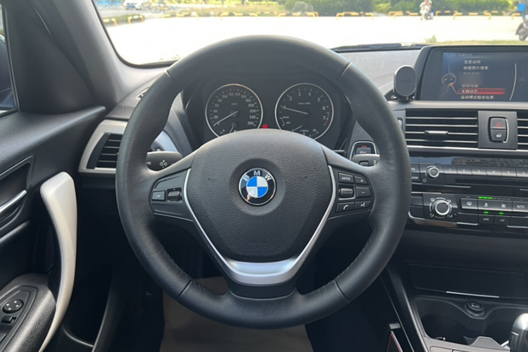 宝马1系(进口) 2016款 118i 领先型局部细节13