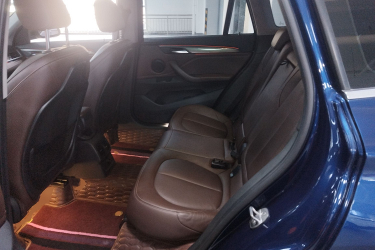宝马X1 2018款 sDrive18Li 尊享型中控内饰7004