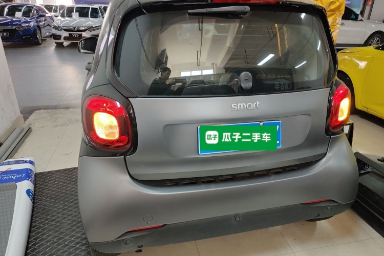 smart fortwo 2019款 0.9T 66千瓦硬顶风擎版 国VI车身外观6004