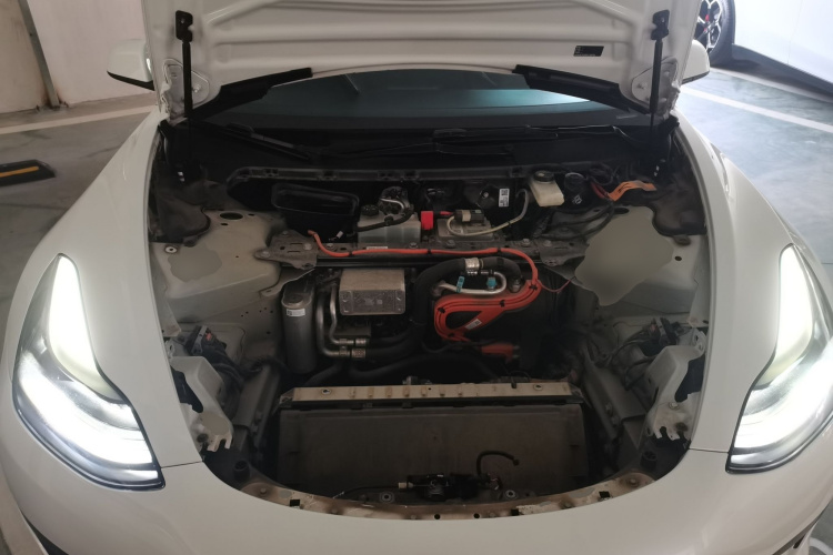 特斯拉 Model 3 2022款 后轮驱动版机舱底盘24