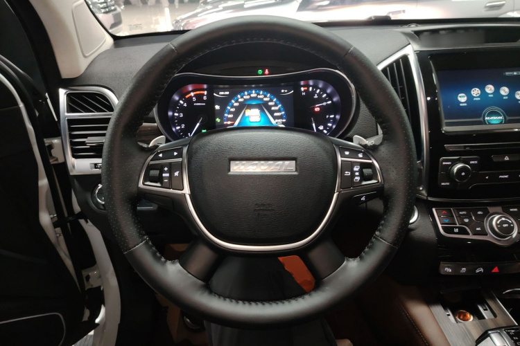 哈弗H9 2017款 2.0T 柴油四驱尊享型 5座中控内饰13