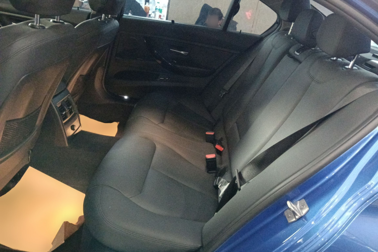 宝马3系 2019款 320Li M运动套装中控内饰7004