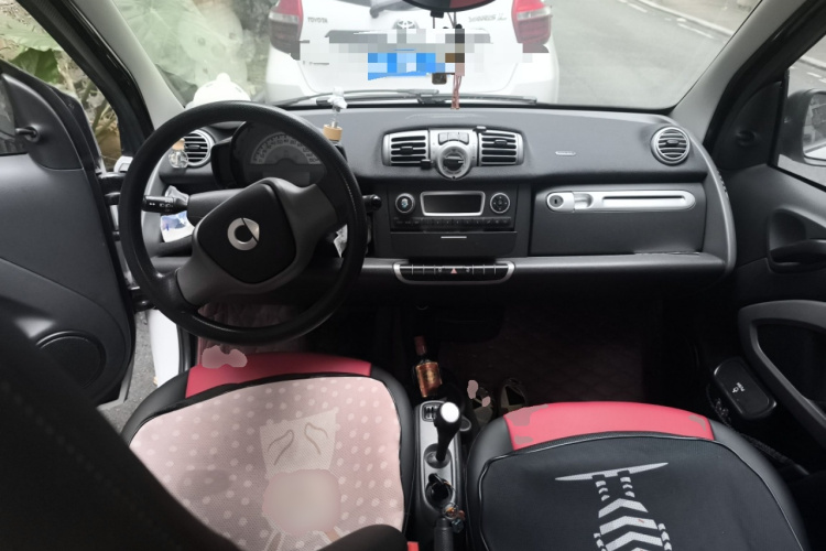 smart fortwo 2012款 1.0 MHD 硬顶标准版中控内饰12