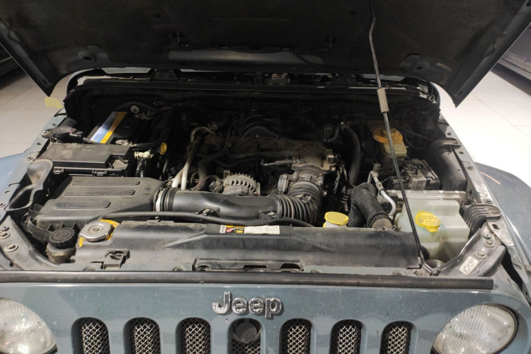 Jeep 牧马人 2015款 3.0L Sahara 四门舒享版局部细节24