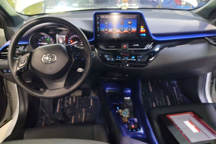 丰田C-HR 2020款 2.0L 领先版中控内饰7001
