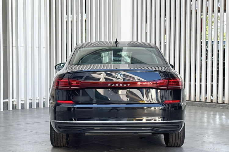 大众 帕萨特 2025款 出众款 330TSI 星空精英版车身外观6003