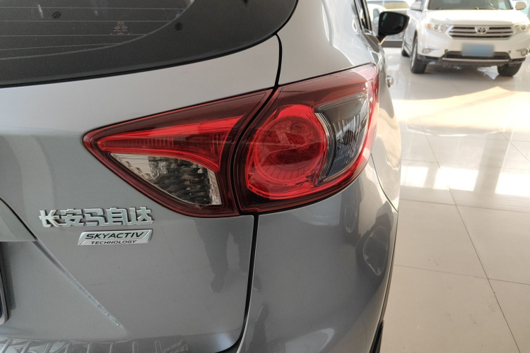 马自达CX-5 2015款 2.0L 自动两驱都市型车身外观9