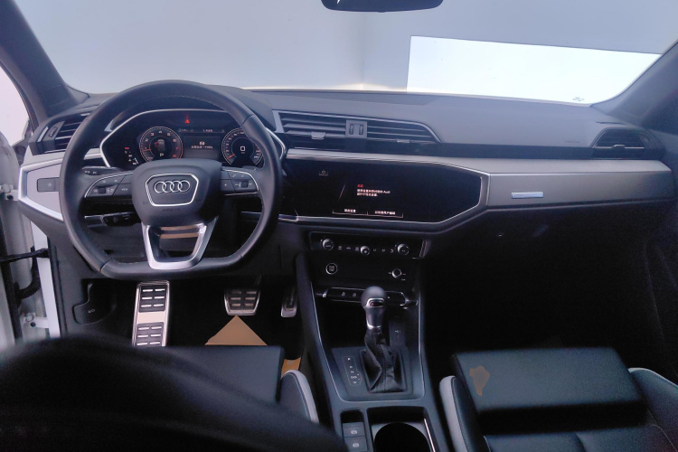 奥迪Q3 2024款 35 TFSI 时尚动感型中控内饰12