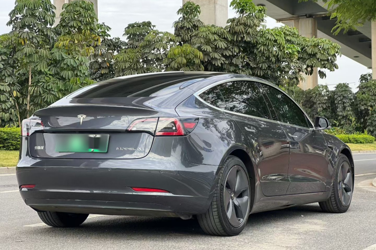 特斯拉 Model 3 2020款 标准续航后驱升级版车身外观6006