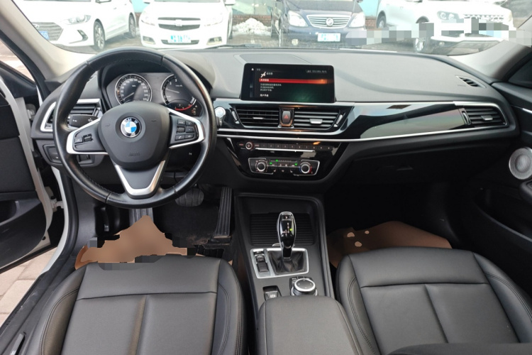 宝马1系 2021款 120i M运动版中控内饰12