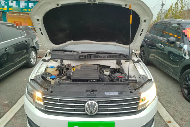 大众 朗逸 2017款 1.6L 自动风尚版机舱底盘24