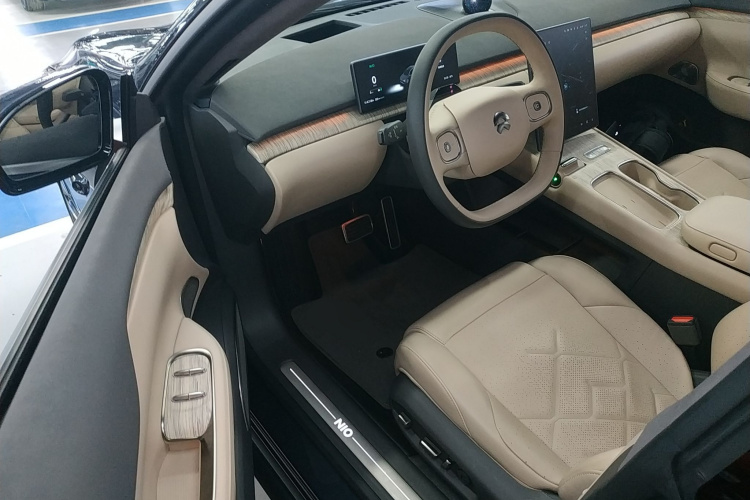 蔚来ET7 2022款 100kWh 首发版中控内饰7003