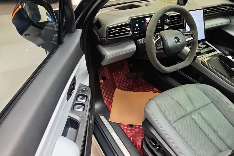 蔚来ES8 2020款 580KM 签名版 六座版中控内饰7003