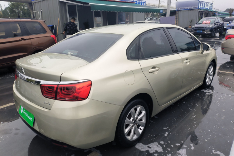 雪铁龙 C4世嘉 2016款 1.6L 自动舒适型车身外观7