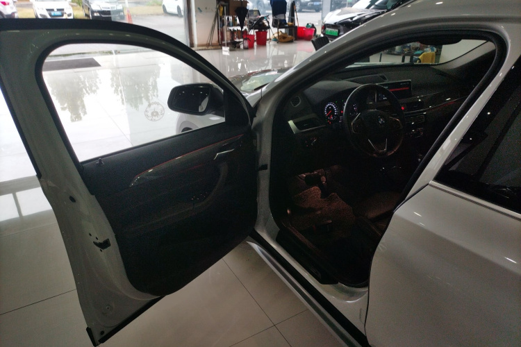 宝马X1 2019款 xDrive20Li 尊享型中控内饰20