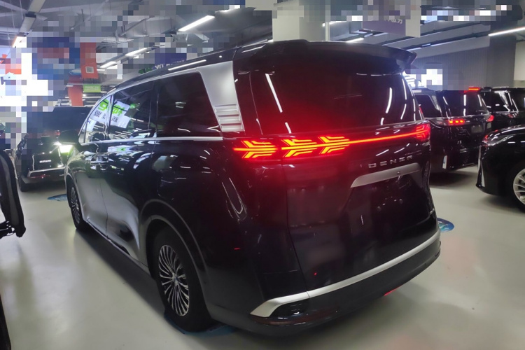 腾势D9 2022款 DM-i 970 四驱旗舰型车身外观4