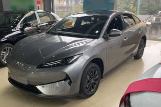 比亚迪e7 2025款 520智惠出行版