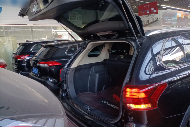 三菱 欧蓝德 2020款 2.0L 两驱畅享版 5座局部细节23