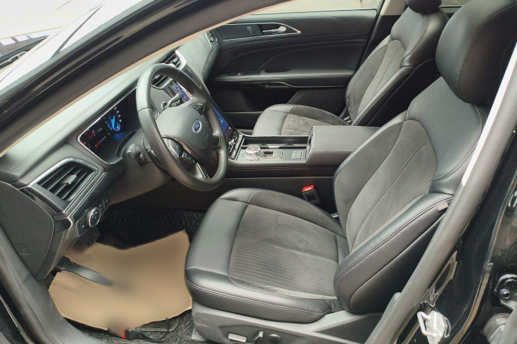 福特 金牛座 2019款 EcoBoost 245 悦享版局部细节19