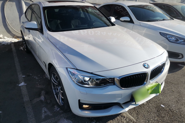 宝马3系GT 2014款 320i 领先型车身外观3