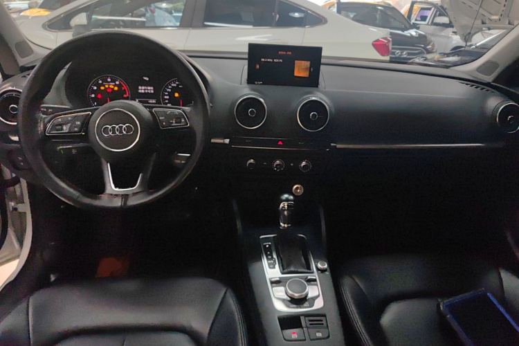 奥迪A3 2020款 改款 Limousine 35 TFSI 进取型 国VI中控内饰7002