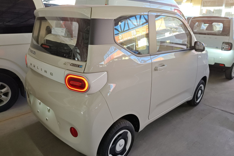 五菱汽车 宏光MINIEV 2024款 第三代 215km 青春版车身外观7