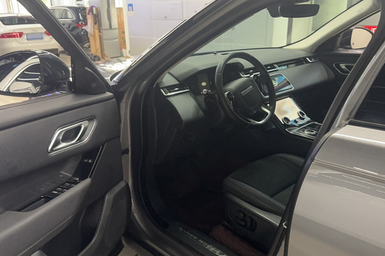 路虎 揽胜星脉 2020款 P250中控内饰7002