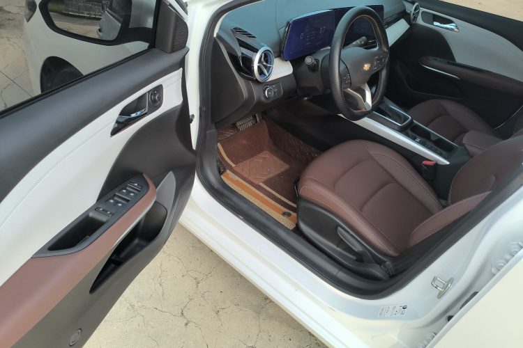 雪佛兰 科鲁泽 2023款 1.5L 双离合悦享版中控内饰20