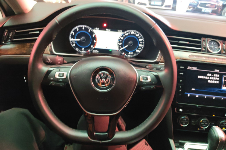 大众 迈腾 2018款 380TSI DSG 尊贵型中控内饰13