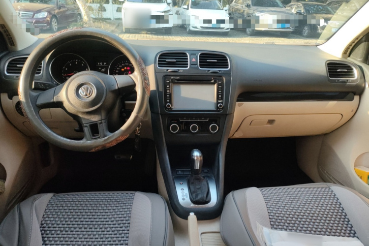 大众 高尔夫 2011款 1.6 自动舒适型中控内饰12