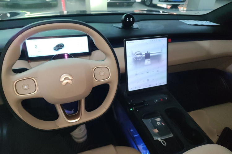 蔚来ET5 2022款 75kWh中控内饰12