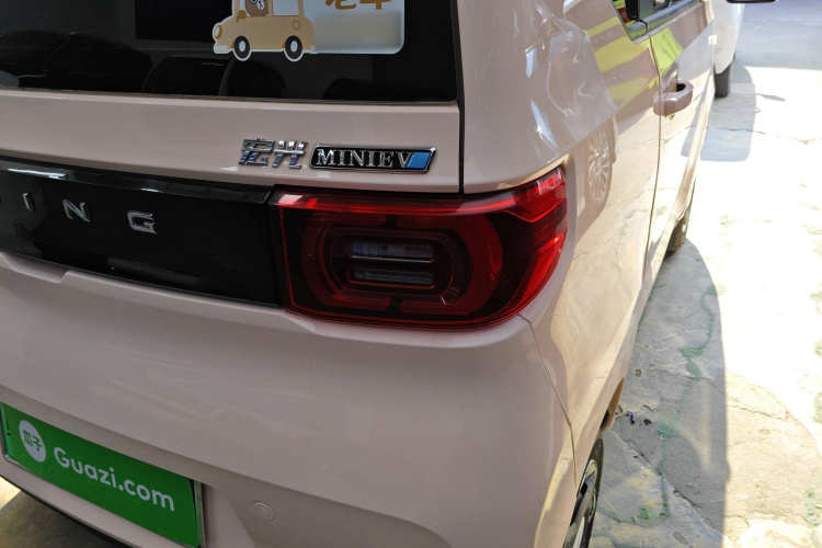 五菱汽车 宏光MINIEV 2021款 马卡龙臻享款 三元锂车身外观9