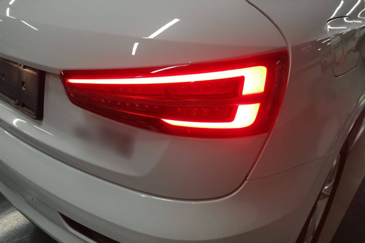 奥迪Q3 2017款 30 TFSI 时尚型车身外观9