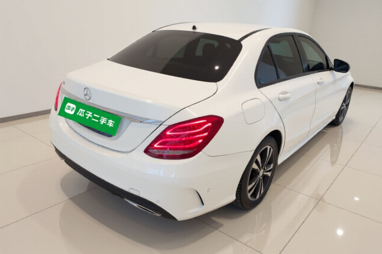 奔驰C级 2016款 C 200 运动版车身外观7