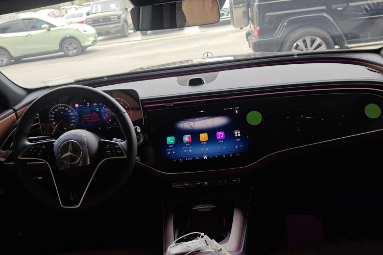 奔驰E级 2025款 改款 E 300 L 豪华型中控内饰12