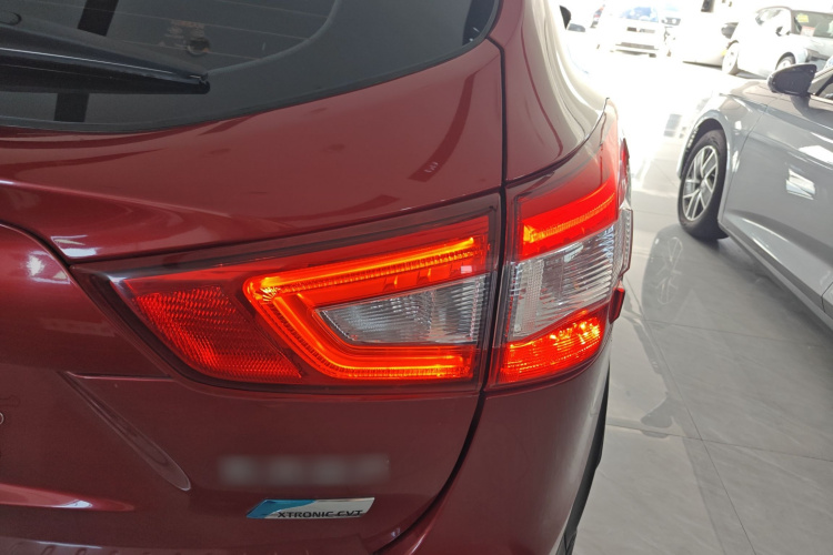 日产 逍客 2016款 2.0L CVT豪华版车身外观9