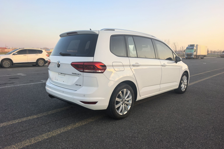 大众 2021款 途安L 280TSI DSG舒适版 7座车身外观6006