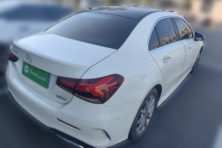 奔驰A级 2022款 改款 A 200 L 运动轿车时尚型车身外观6005