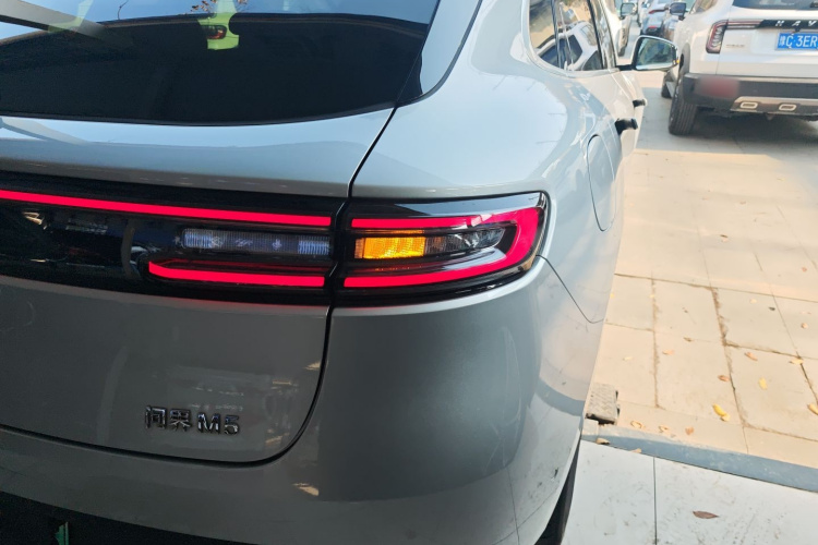 鸿蒙智行 问界M5 2022款 增程四驱性能版车身外观6006