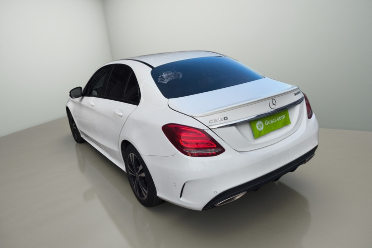 奔驰C级 2018款 C 200 运动版车身外观5