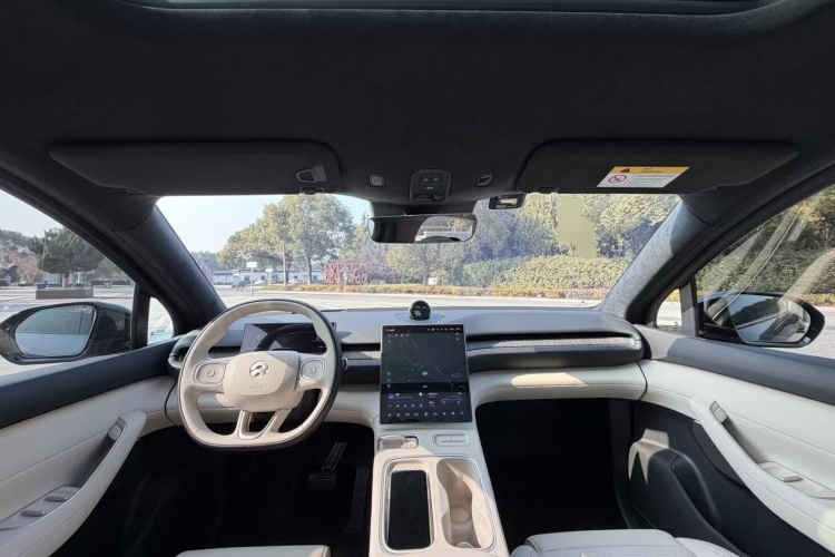 蔚来ES6 2024款 75kWh中控内饰7002