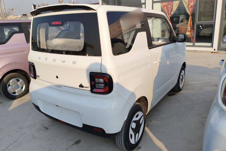 吉利银河 熊猫 2025款 210km 元气熊车身外观7