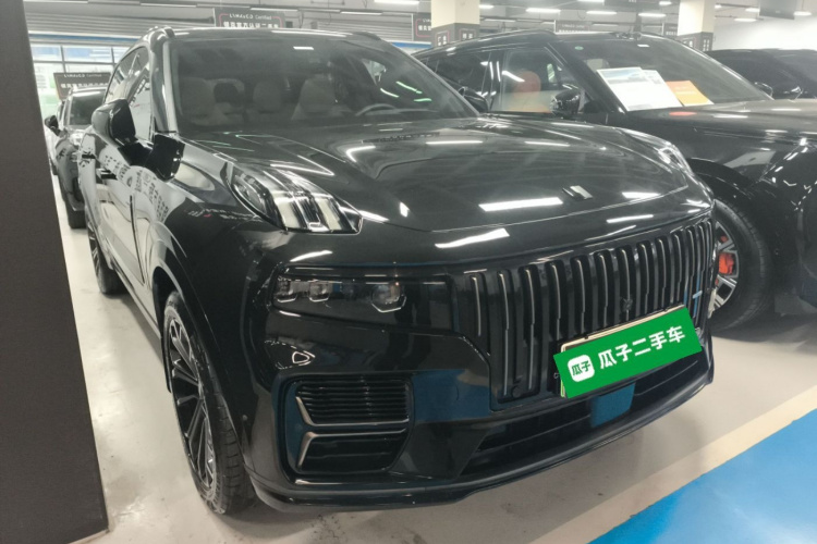 领克09 EM-P 2024款 2.0TD EM-P 四驱PRO 七座车身外观3