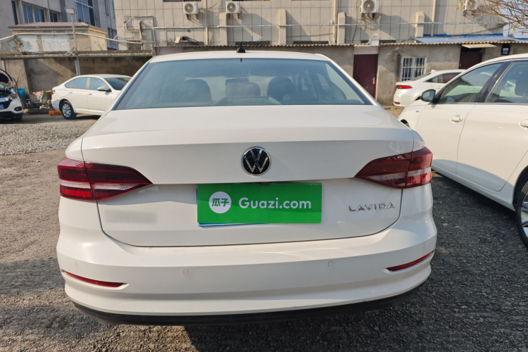 大众 朗逸 2022款 1.5L 自动风尚版车身外观6