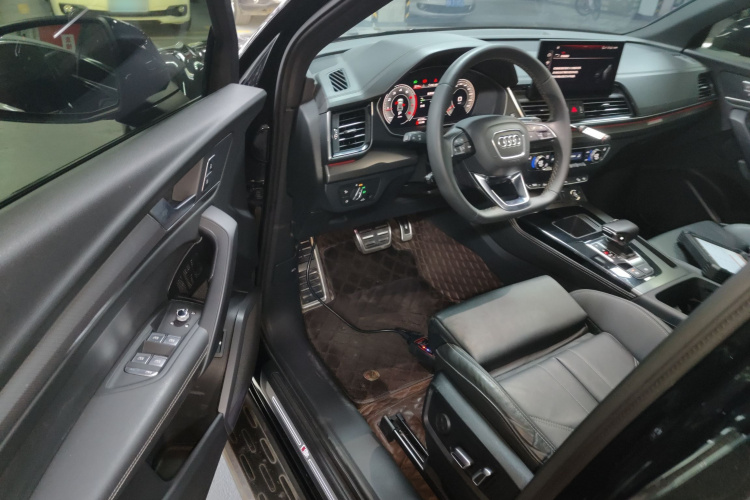 奥迪Q5L 2024款 40 TFSI 豪华动感型中控内饰7003