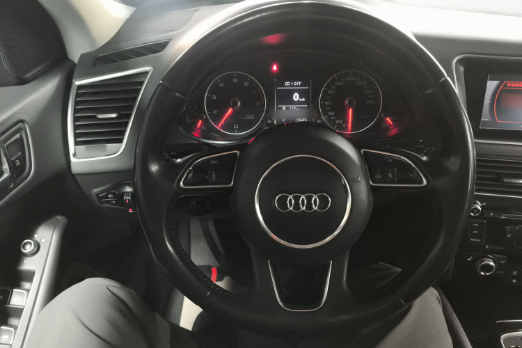 奥迪Q5 2016款 40 TFSI 技术型中控内饰13