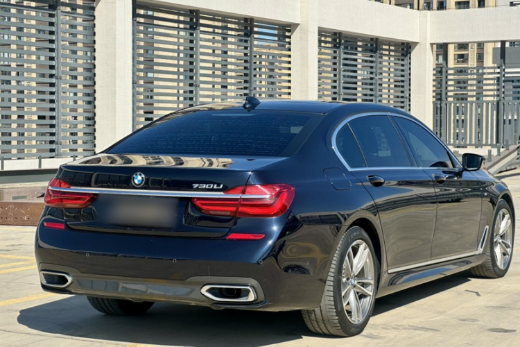 宝马7系 2018款 730Li 尊享型 M运动套装车身外观6004