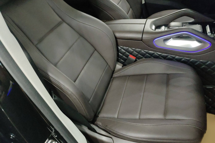 奔驰GLE 2021款 GLE 450 4MATIC 时尚型局部细节41