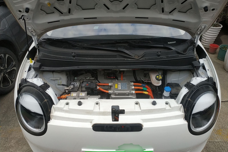 长安启源 长安Lumin 2022款 155km 清甜款机舱底盘24